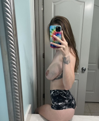 Моя ласковая натура и чувственный образ жизни обещают восхитительные встречи полные наслаждения. Живу в Москве и, предлагая свои интимные услуги, гарантирую конфиденциальность и безопасность. Мой репертуар услуг обширен - от классического эскорта и эротического массажа до экзотических фантазий и ролевых игр. Меня часто хвалят за положительные отзывы и за то, как я умело довожу своих партнеров до безумного удовольствия. Только посмотри на фото, и ты поймешь, что я идеально сочетаю страсть и нежность. Позволь мне порадовать тебя своими умениями и сделать встречу незабываемой! 😘💋 2865, 24 года