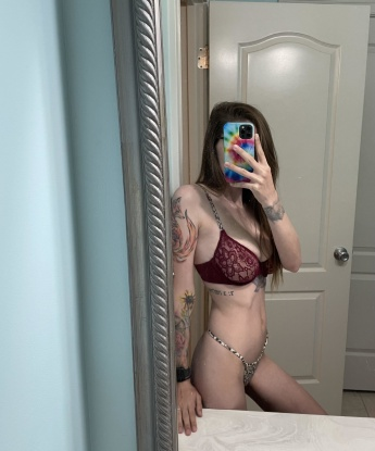 Моя ласковая натура и чувственный образ жизни обещают восхитительные встречи полные наслаждения. Живу в Москве и, предлагая свои интимные услуги, гарантирую конфиденциальность и безопасность. Мой репертуар услуг обширен - от классического эскорта и эротического массажа до экзотических фантазий и ролевых игр. Меня часто хвалят за положительные отзывы и за то, как я умело довожу своих партнеров до безумного удовольствия. Только посмотри на фото, и ты поймешь, что я идеально сочетаю страсть и нежность. Позволь мне порадовать тебя своими умениями и сделать встречу незабываемой! 😘💋 2865, 24 года